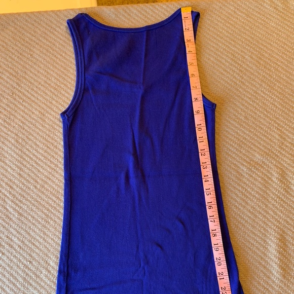 🛍🛍 BOGO!!! 🛍🛍 2 Tanks: Probably Ladies’ XS/S, Juniors’ M? - Picture 8 of 9